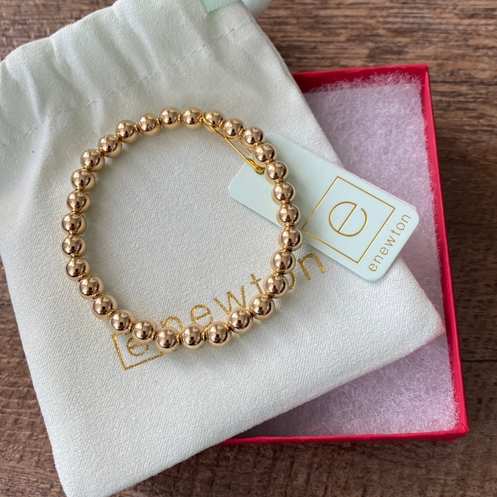 E newton bracelet